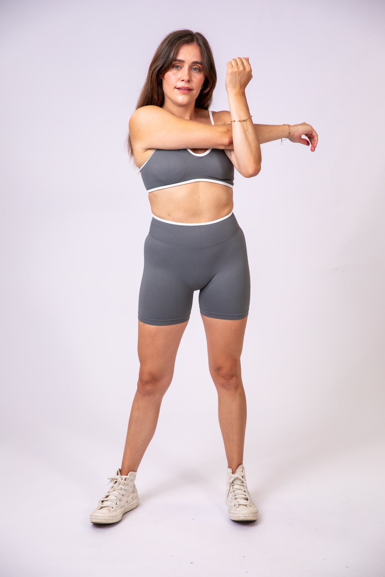 Major Mindset Heritage Set grau, Sport-BH und Shorts, frontal