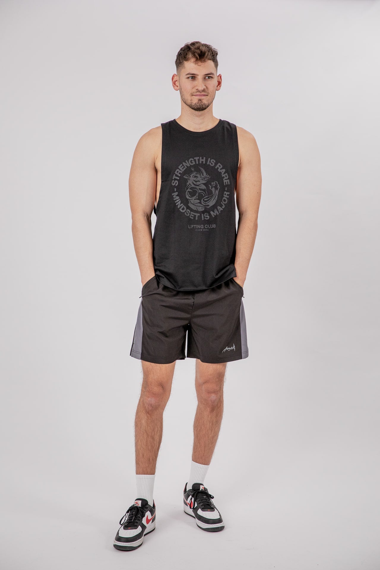 Major Mindset Logo Tank Top Schwarz von vorne