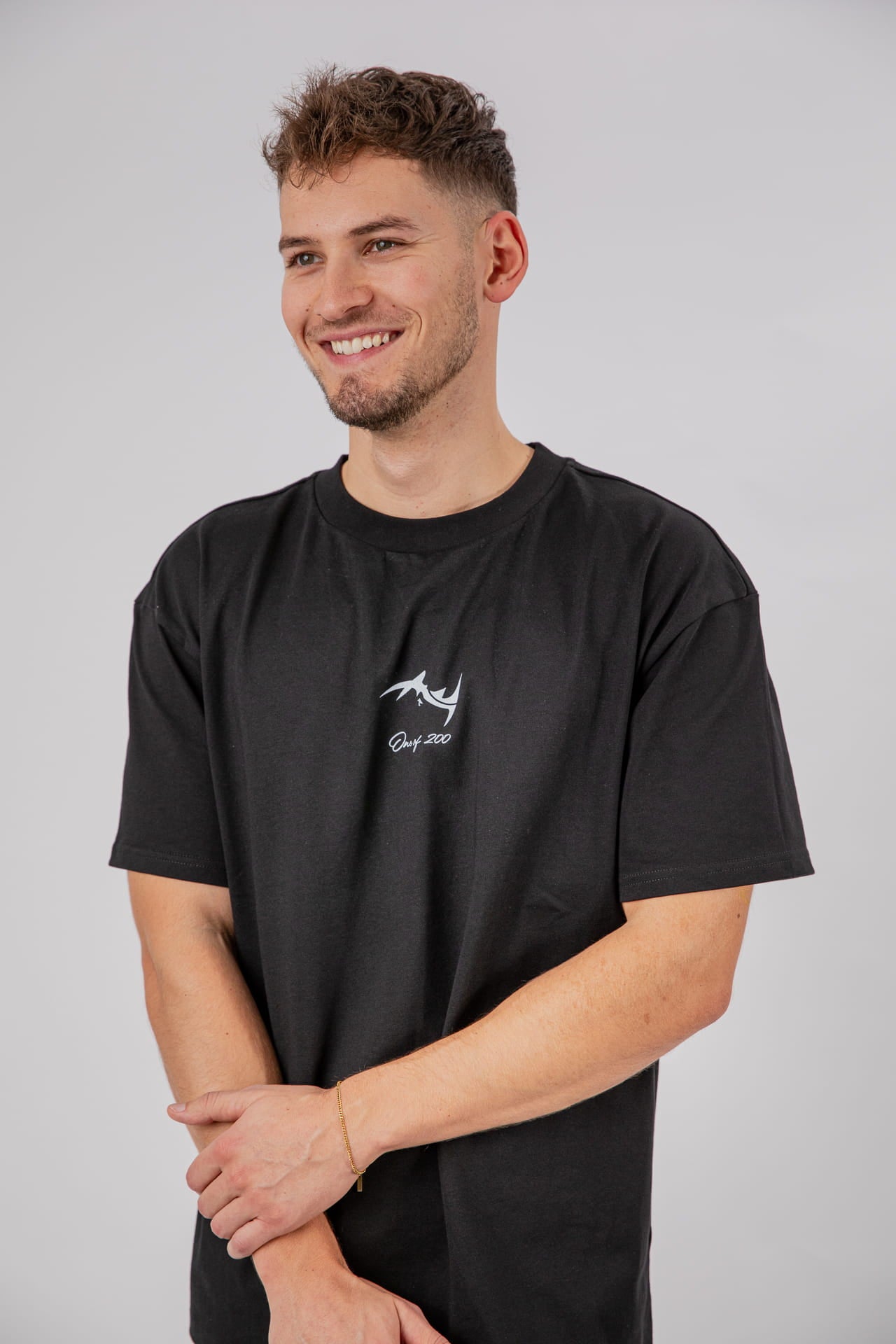 Oversized T-Shirt "One of 200" von vorne; Print "One of 200"