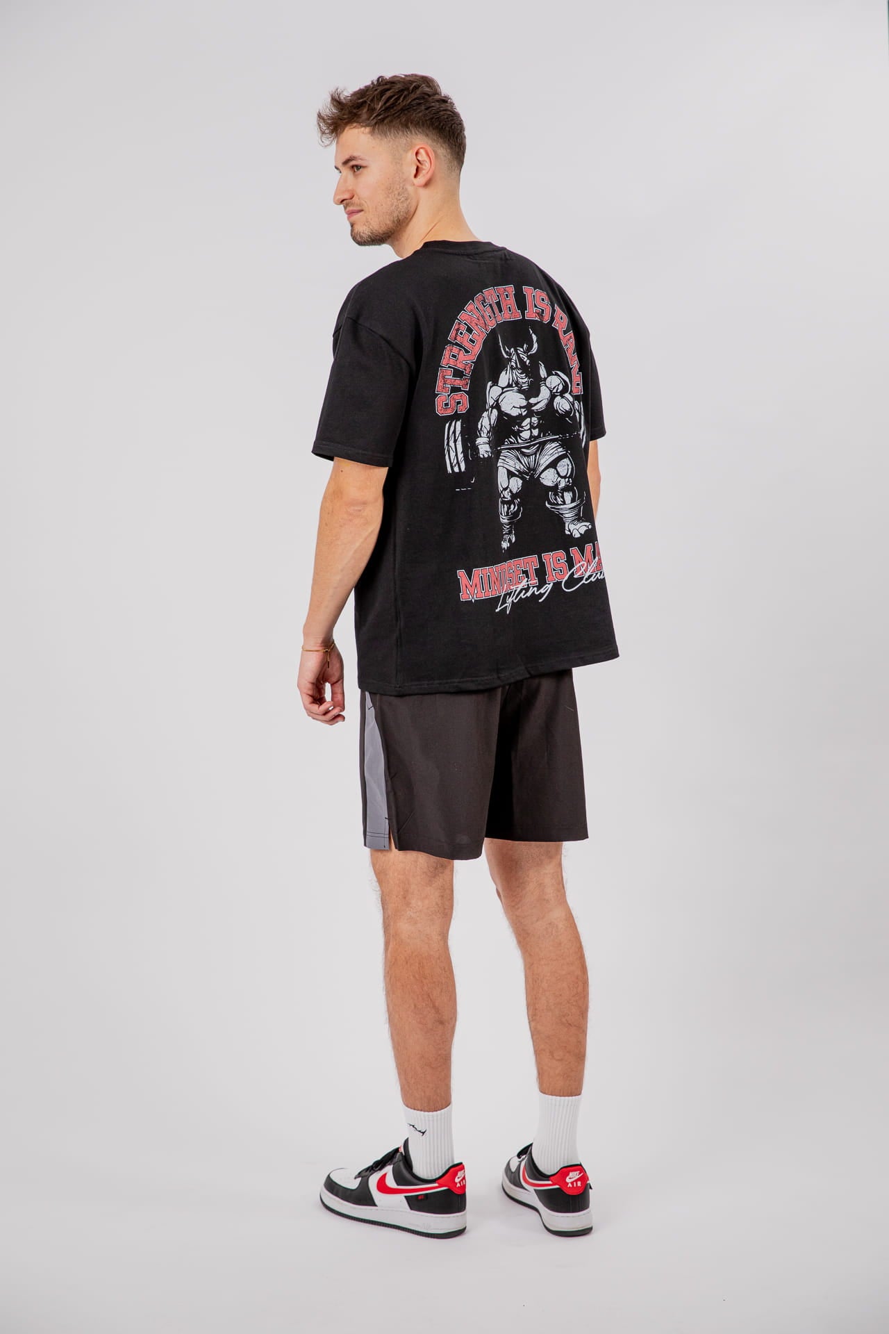 Oversized T-Shirt "One of 200" seitlich von hinten