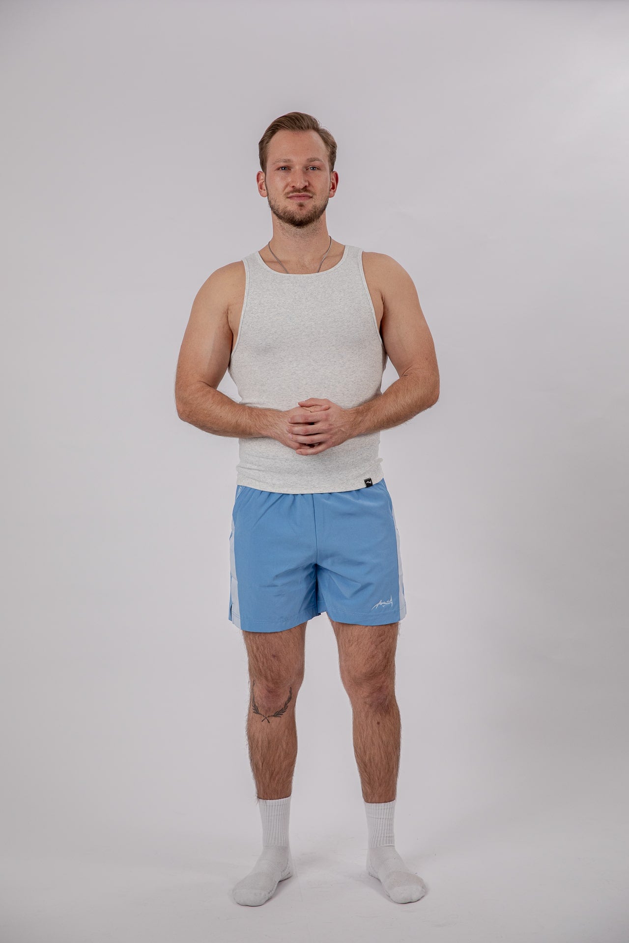 Geripptes Tank Top für Herren ärmellos in grau/weiß